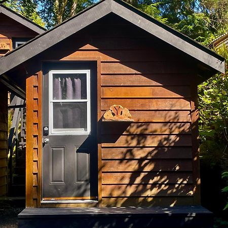 The Hiker Huts Hotel Port Renfrew Exterior photo