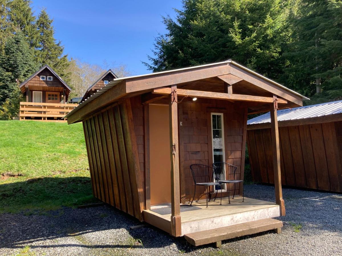 The Hiker Huts Hotel Port Renfrew Exterior photo