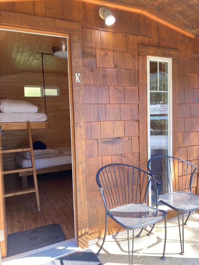 The Hiker Huts Hotel Port Renfrew Exterior photo
