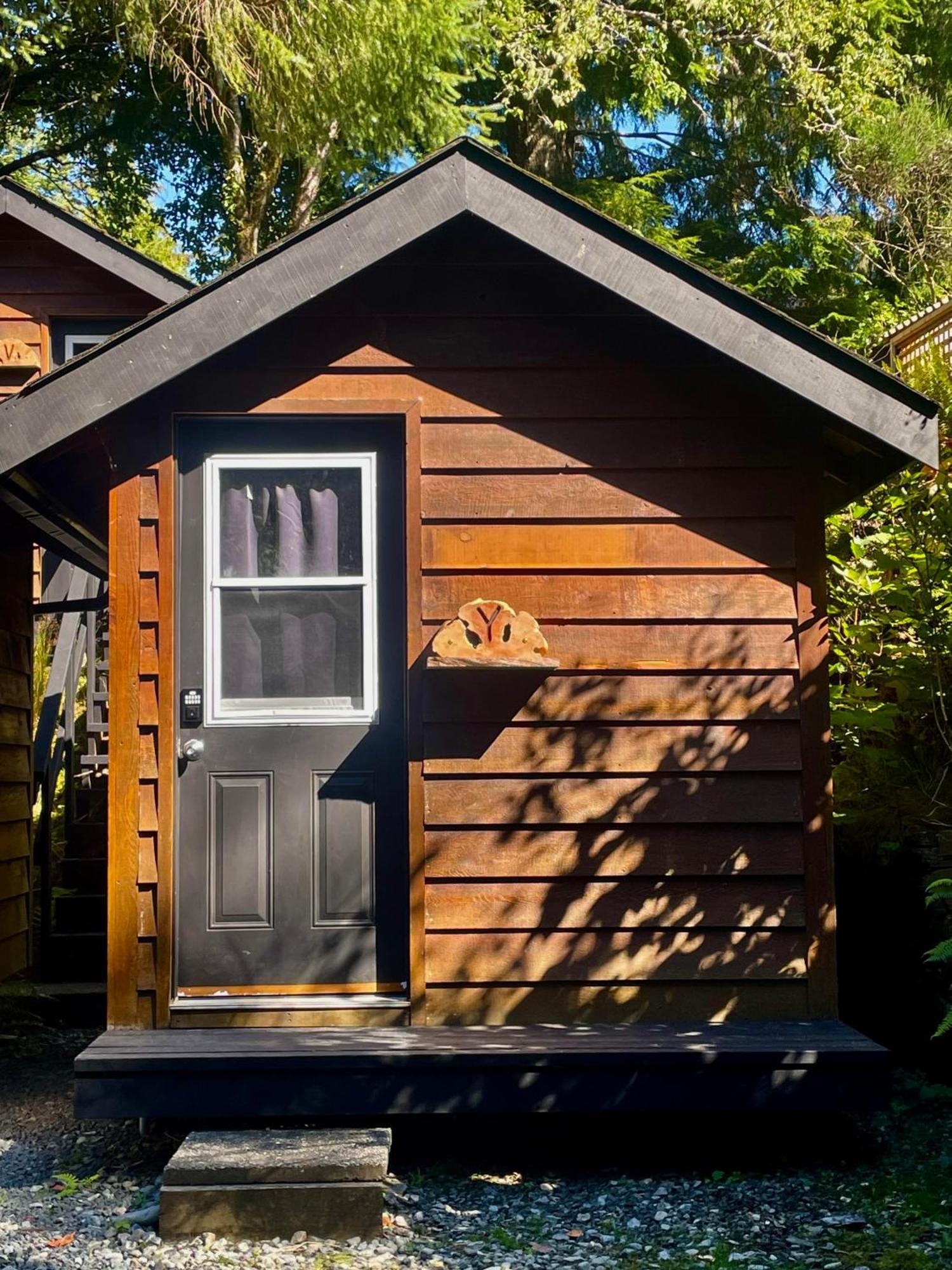 The Hiker Huts Hotel Port Renfrew Exterior photo
